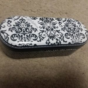 Brighton Tin Glasses Case